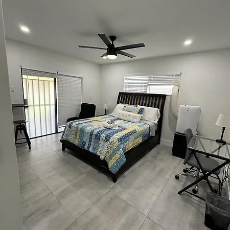 Lyz Miami Hotel